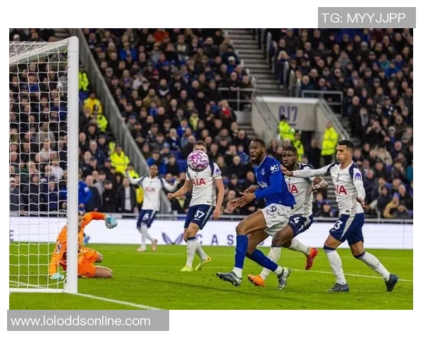 英超激战阿森纳大胜巴萨4-0补时进球点燃全场激情解析