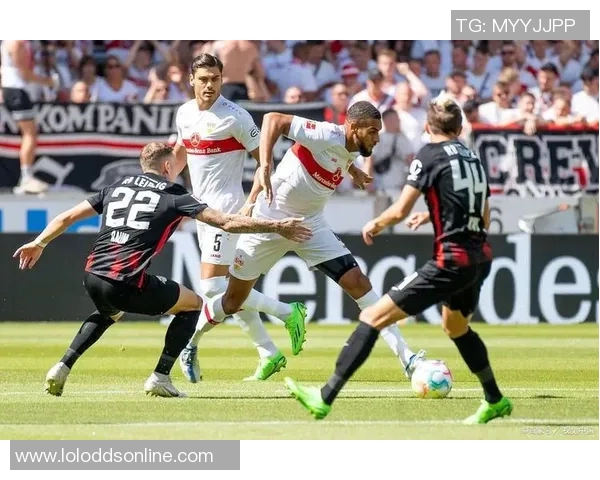 足总杯精彩对决本菲卡与莱比锡战成平局乌龙球成比赛转折点分析