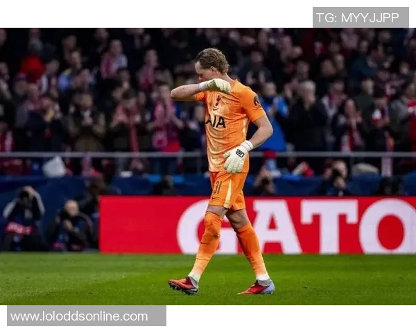 德甲激战：里昂逆转热刺红牌事件引发全场热议与争议分析